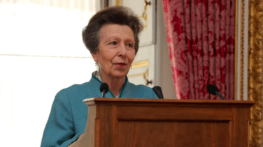 La princesa Ana abandona el hospital tras su pérdida de memoria en un accidente hípico