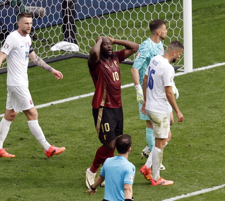 Lukaku encabeza el gatillazo de Bélgica con Eslovaquia
