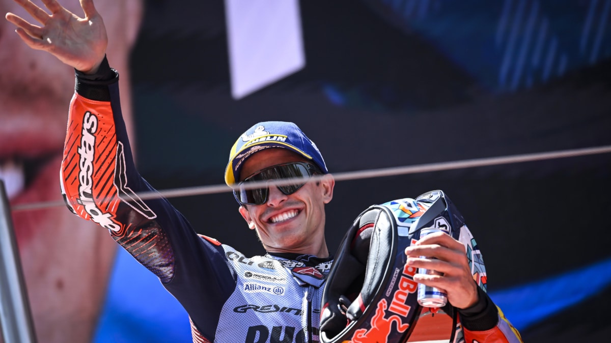 Marc Márquez celebra un podio con Gresini