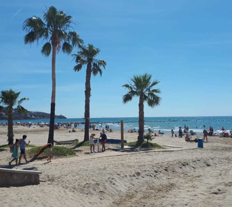 Muere un niño de 8 años ahogado en la playa Almadraba de Benicasim