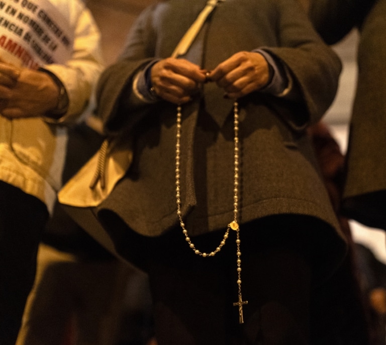 La Justicia avala la convocatoria para "rezar el rosario" en Ferraz en la jornada de reflexión de las elecciones europeas