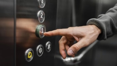 Así es la nueva normativa de ascensores que entra en vigor este 1 de julio 2024 en España