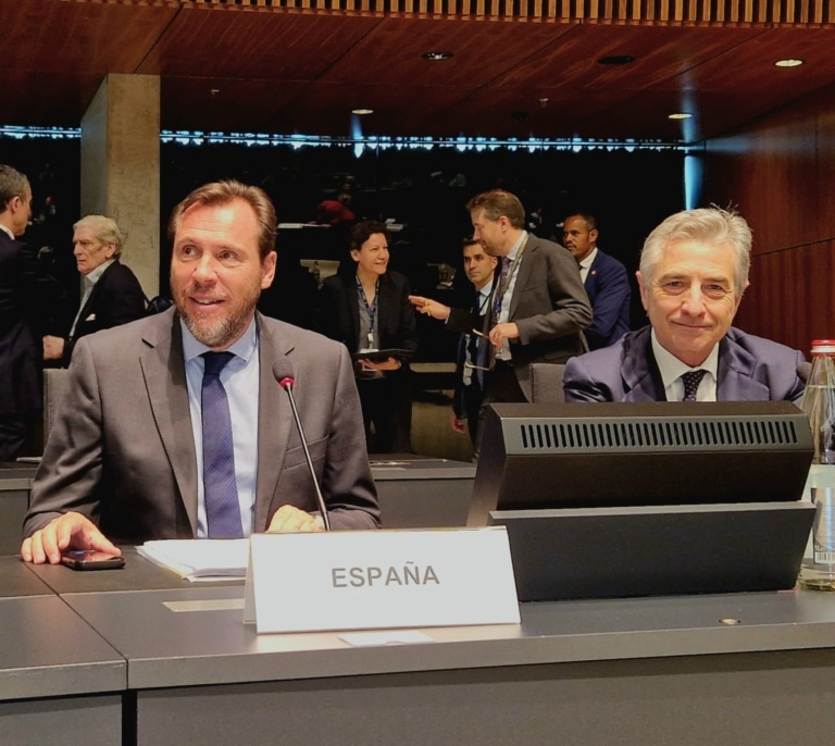 Bruselas pide margen para aplicar la normativa de emisiones que desvía el transporte marítimo