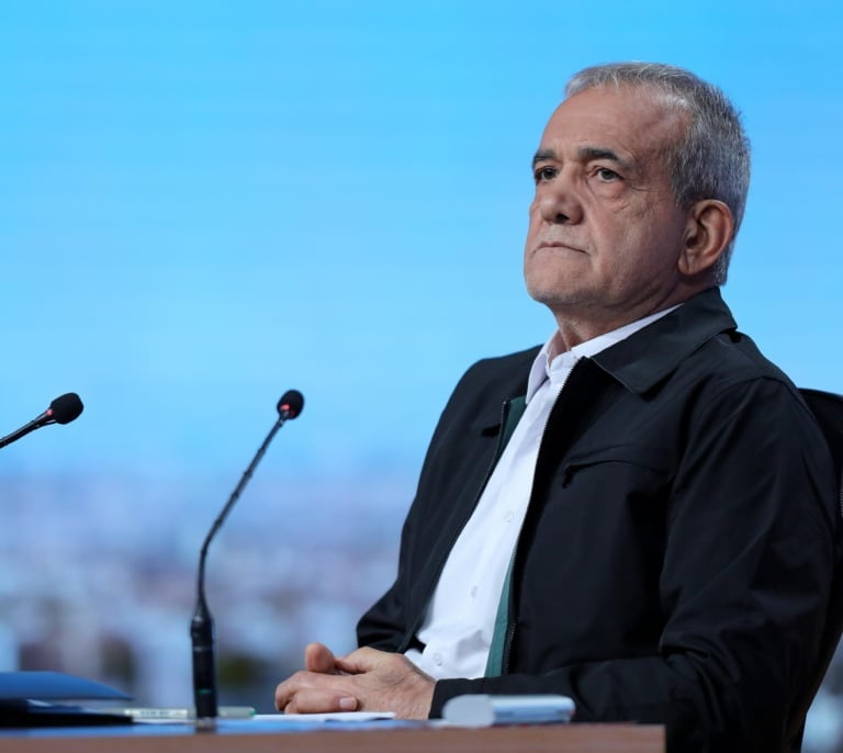 El presidente de Irán dice estar preparado para una nueva guerra con Israel y avisa de que no detendrá su programa nuclear