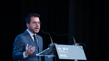 Aragonès se reúne con Carlos Torres, presidente de BBVA, en el Palau de la Generalitat en medio de la opa sobre Sabadell