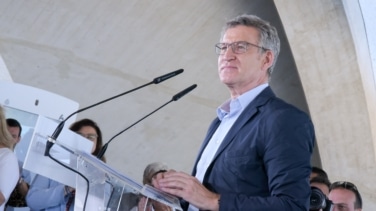 Feijóo descoloca al PP y vuelve a tropezar en campaña con la misma piedra: Puigdemont