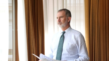 Preocupación por la IA, apuesta por la marca España y decoración clásica: lo que las nuevas fotos de Felipe VI dicen de él