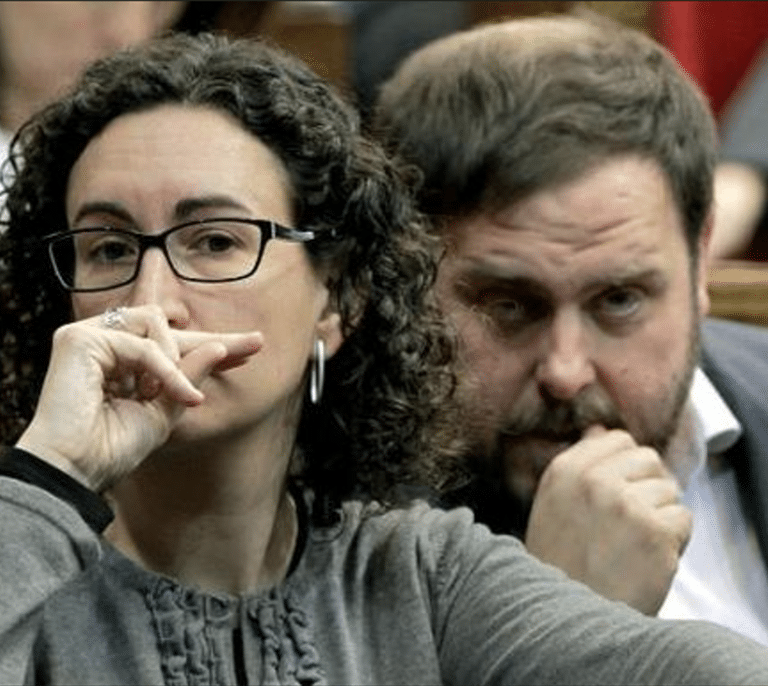ERC se abre en canal en plenas negociaciones por la investidura de Illa