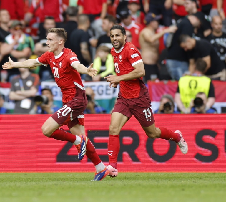 Suiza aprovecha la siesta de Hungría