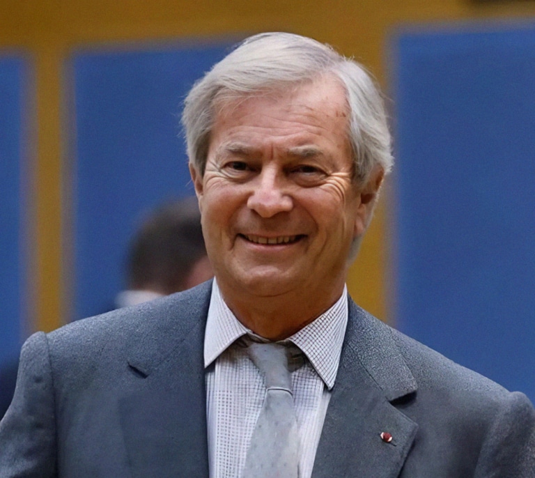 Vincent Bolloré, el magnate mediático con acciones de Prisa que alienta la Francia más ultra