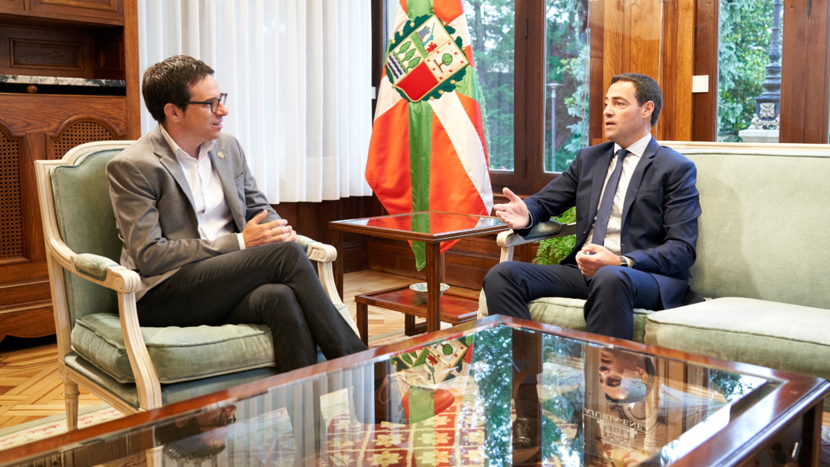 Bildu plantea a Pradales pactar al margen del PSE "la fase resolutiva" del 'encaje nacional' de Euskadi