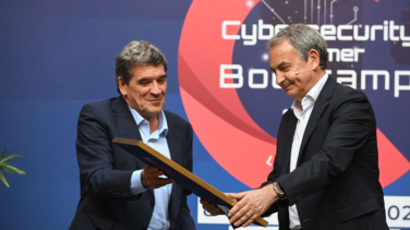 El Gobierno no retira por ahora a Escrivá para el Banco de España: "Es un magnífico candidato"