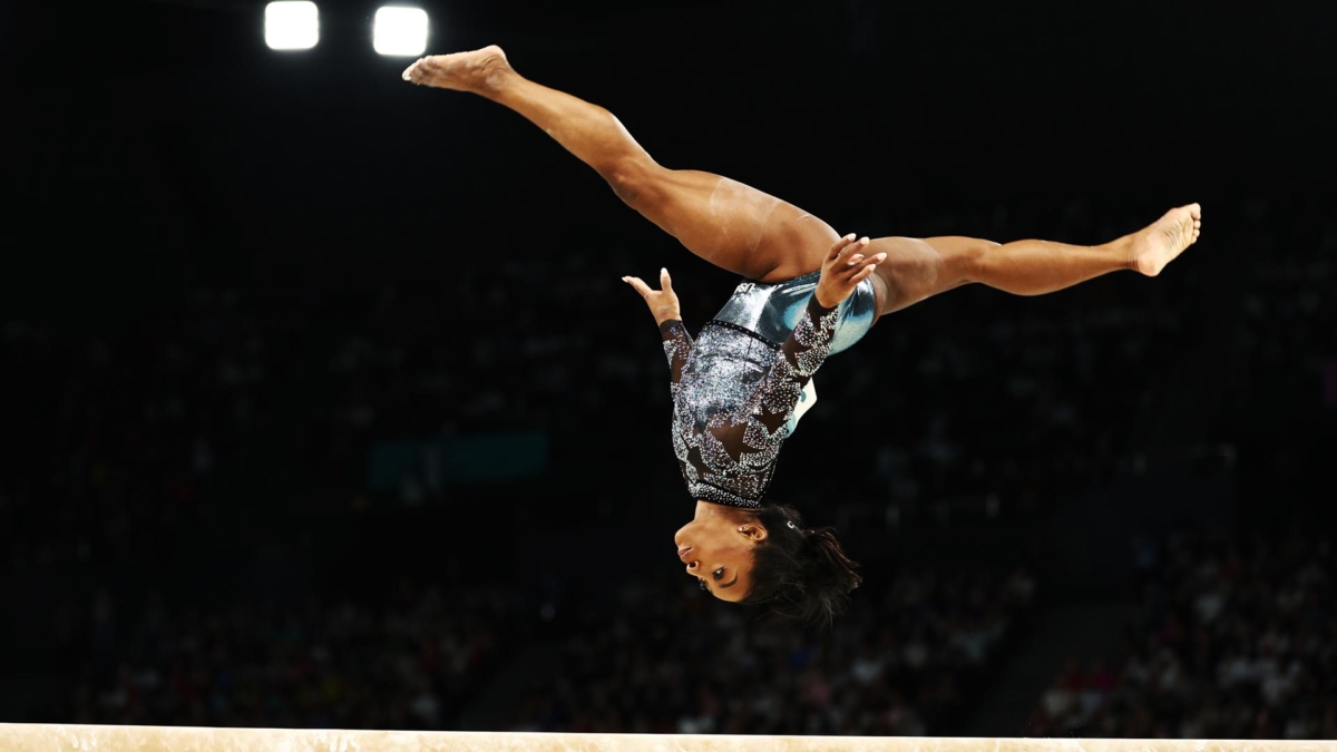 Ejercicio de Simone Biles en París.