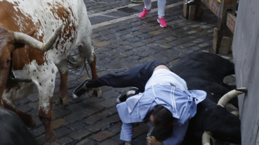 Segundo encierro de Sanfermines sin heridos graves y con un susto en la curva de Estafeta