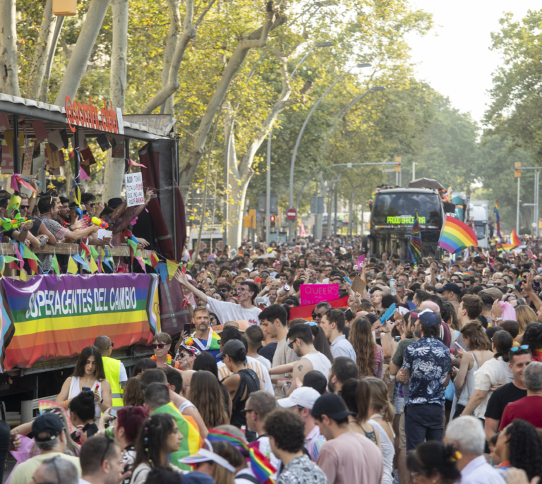 El Pride Barcelona congrega a más de 120.000 personas en defensa de los derechos LGTBIQ+