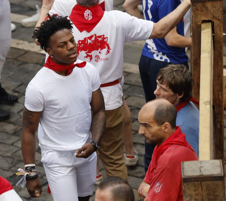 El popular instagramer Speed, denunciado por la policía por grabar durante el encierro de San Fermín