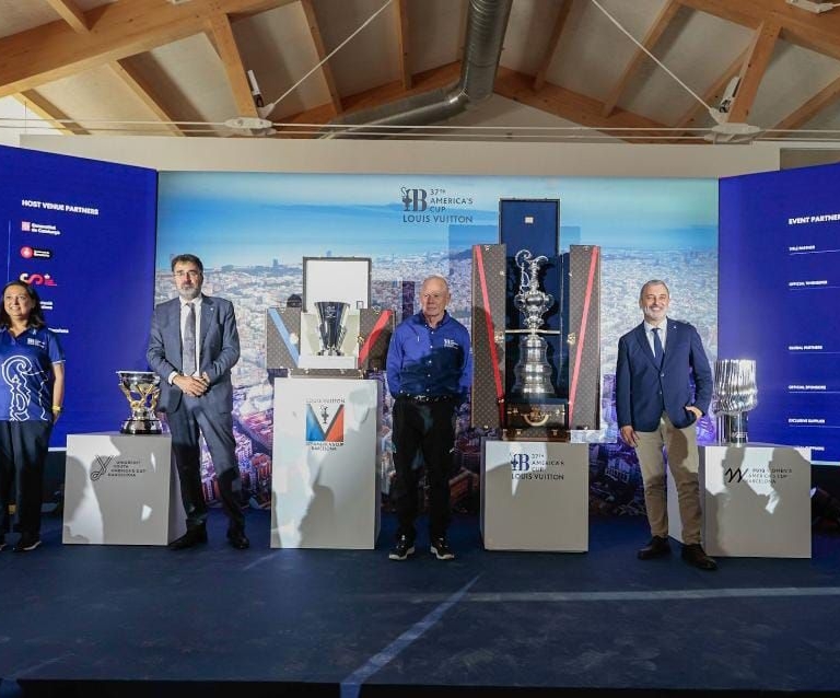 La America’s Cup finaliza su Trophy Tour presentando los cuatro trofeos en Barcelona