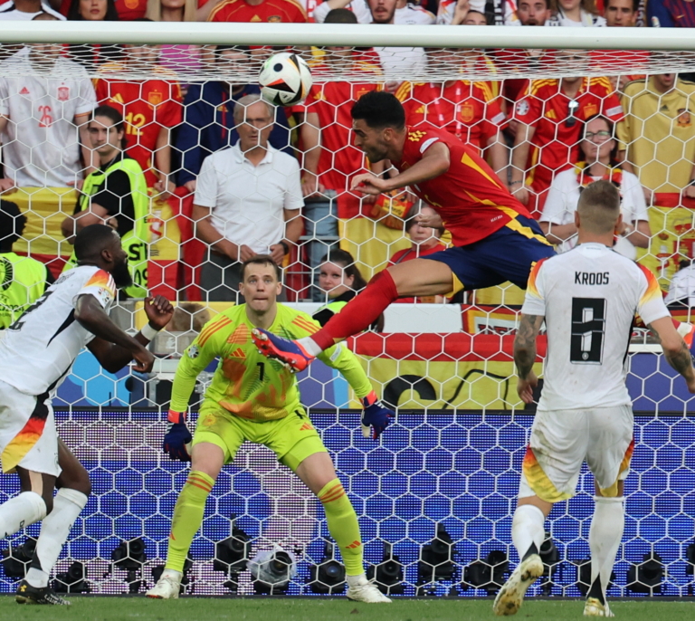 Salto a la gloria de Merino para echar a Alemania de su Eurocopa