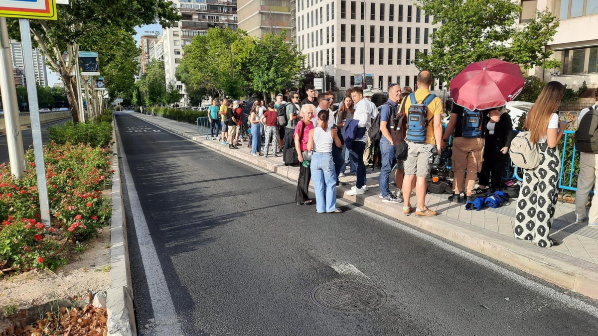 Los periodistas, a las puertas de los juzgados de Plaza de Castilla.