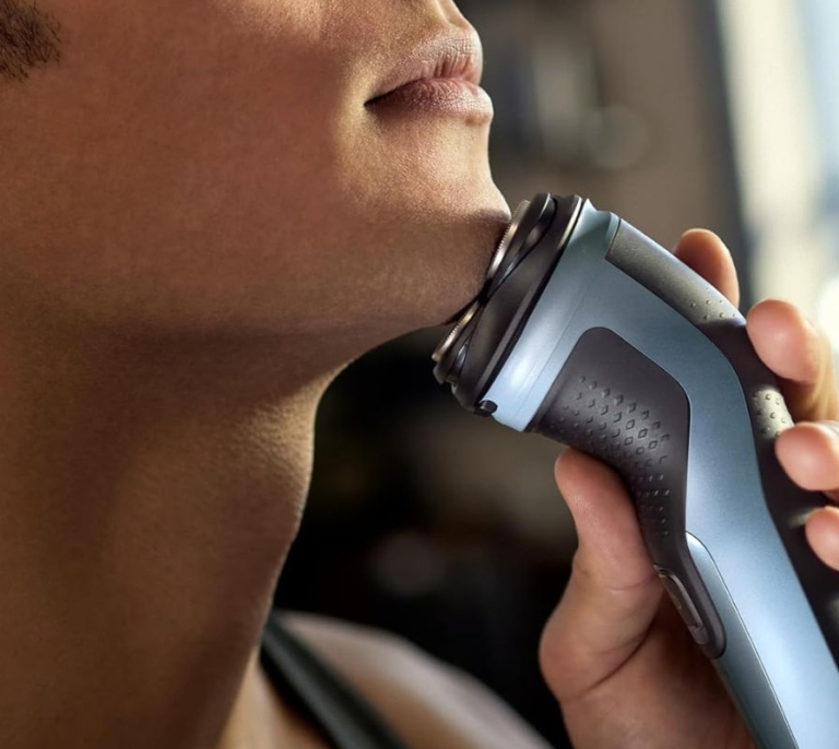 Adiós a las cuchillas: la afeitadora eléctrica Philips cuesta menos de 45€ en Amazon