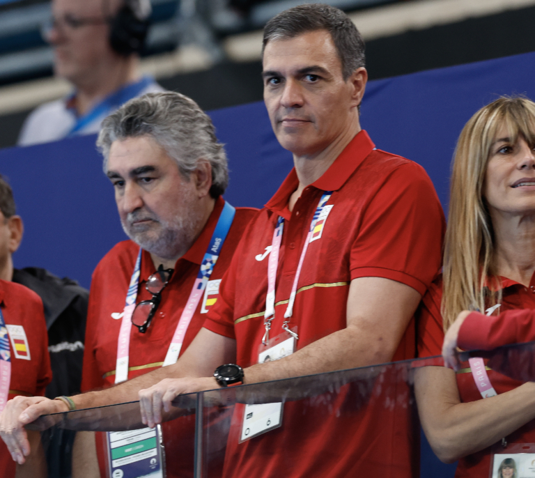 Los creadores del máster de Begoña Gómez desfilan ante el juez a la espera de que él decida qué hacer con Sánchez