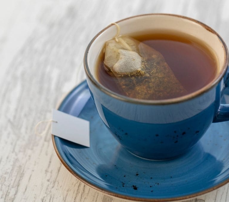 Qué beneficios tiene para la salud tomar té