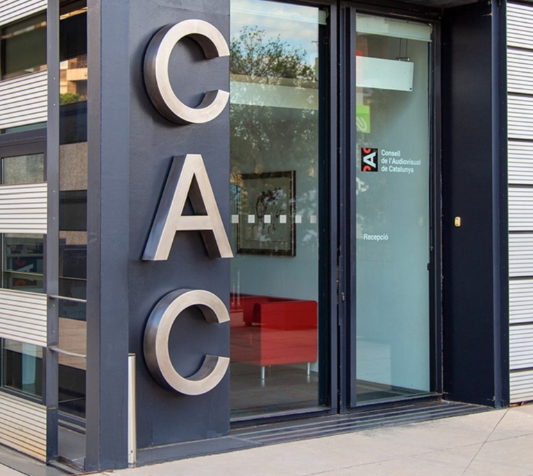 Cuando el CAC quiso controlar Telegram y Whatsapp