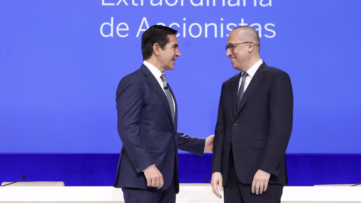 Los accionistas de BBVA aprueban casi por unanimidad la ampliación de capital para la opa por Sabadell