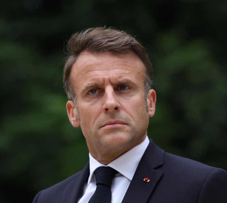 De la cohabitación a las elecciones en un año: los escenarios tras la victoria de la izquierda en Francia