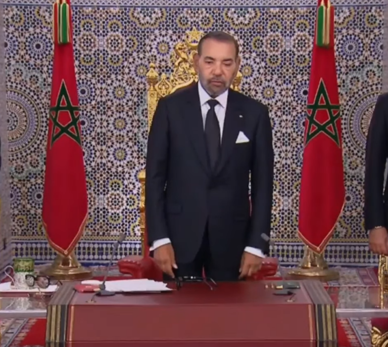 Un Mohamed VI desmejorado evita hablar del Sáhara y el apoyo francés y centra su discurso en Gaza y la sequía
