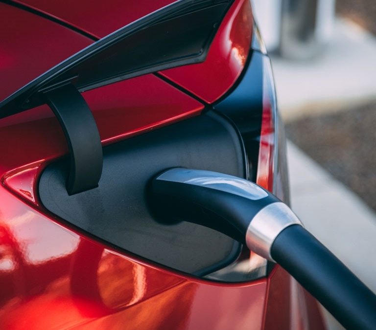 ¿Dónde cargar el coche eléctrico en Barcelona? Estos son los puntos de recarga