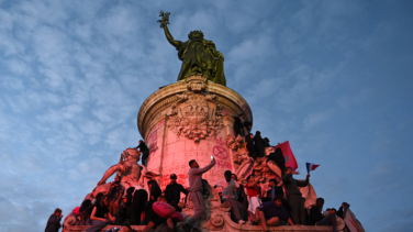 La victoria del Nuevo Frente Popular se celebra en las calles de Francia