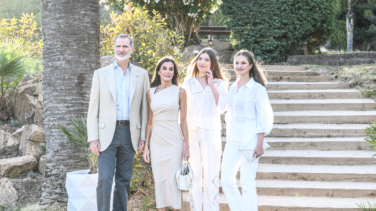Letizia, recuperada, vuelve a subirse a unos tacones