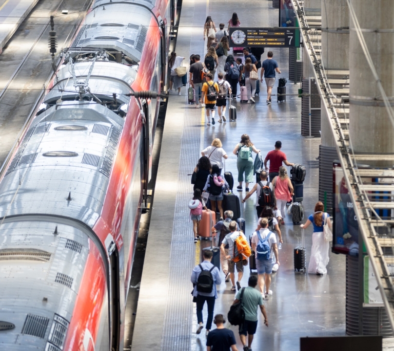 Victoria para Renfe: vende un millón de billetes en el primer mes del programa Verano Joven