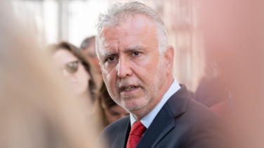 El Gobierno aprieta al PP para que apoye la reforma migratoria: la tramitará por decreto ley si Génova la apoya