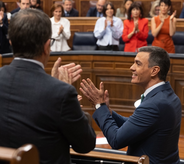 Pedro Sánchez soborna con 100 millones a los medios para tapar vergüenzas