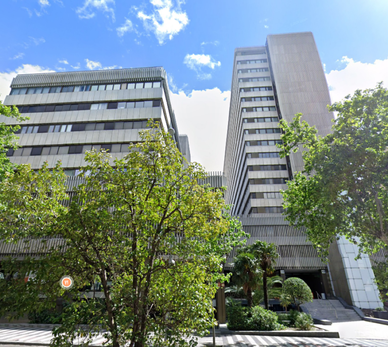 Piden suspender la orden de Montero con la que entregó la joya inmobiliaria de Hacienda en Madrid