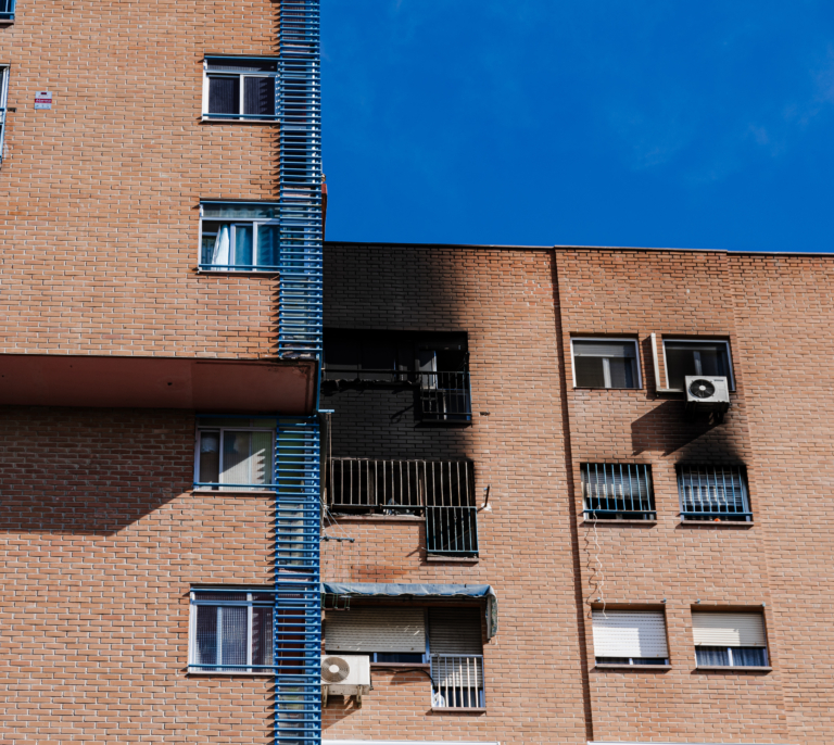 Incendio en Madrid: dos muertos y nueve heridos al arder una vivienda en Latina