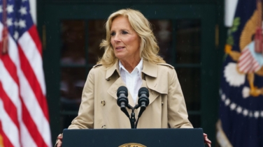 Jill Biden se vuelca en la carrera presidencial de su marido durante sus horas más bajas