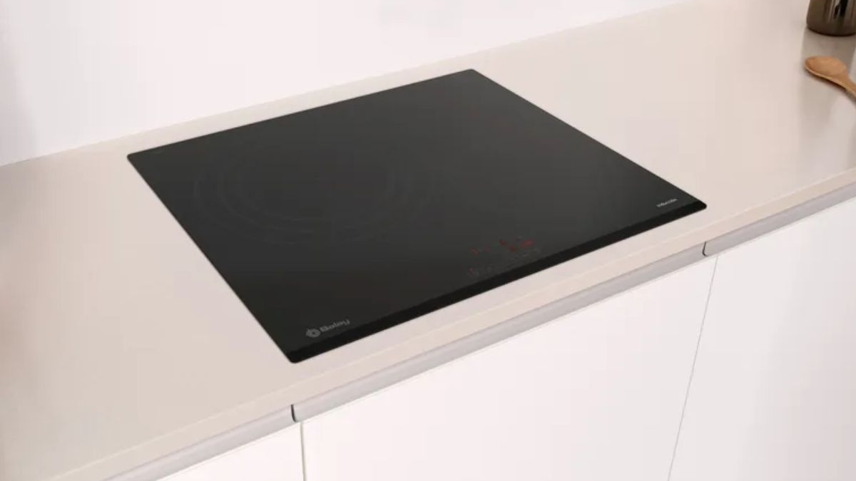 Placa de inducción Balay sobre encimera