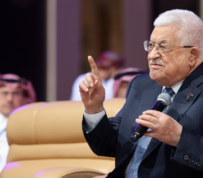 El presidente palestino condena el ataque israelí pero culpa a Hamás de la continuidad de la guerra