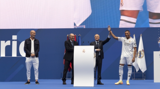 La presentación de Mbappé desde dentro: "Es guapo el cabrón"
