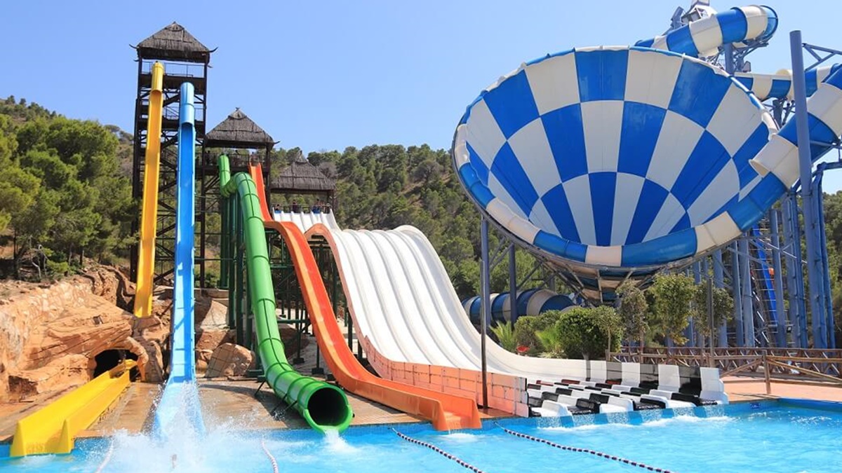 Conocemos algunos de los mejores parques acuáticos que se encuentran en Benidorm para disfrutar este verano / Aqualandia