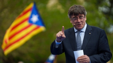 Puigdemont acusa a jueces y policías de dar "un golpe de Estado híbrido" para subvertir las instituciones