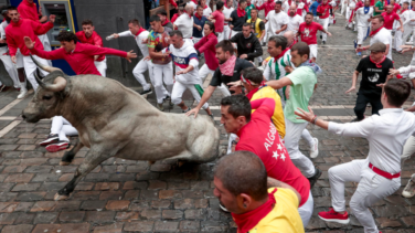 Los toros de Escolar protagonizan un rapidísimo penúltimo encierro de San Fermín 2024