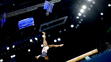 Biles conduce a Estados Unidos al oro por equipos en los Juegos Olímpicos