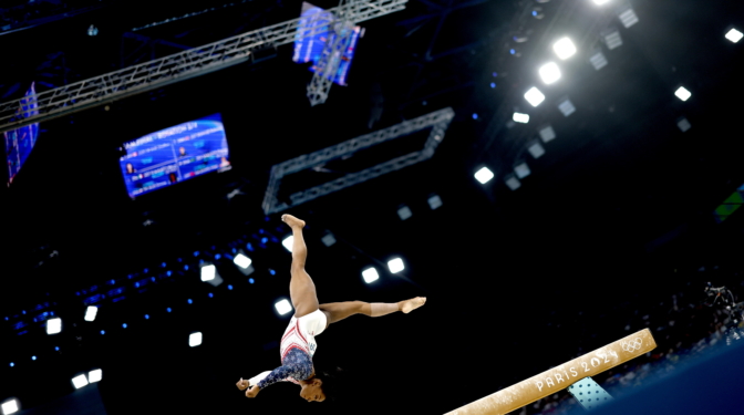 Biles conduce a Estados Unidos al oro por equipos en los Juegos Olímpicos