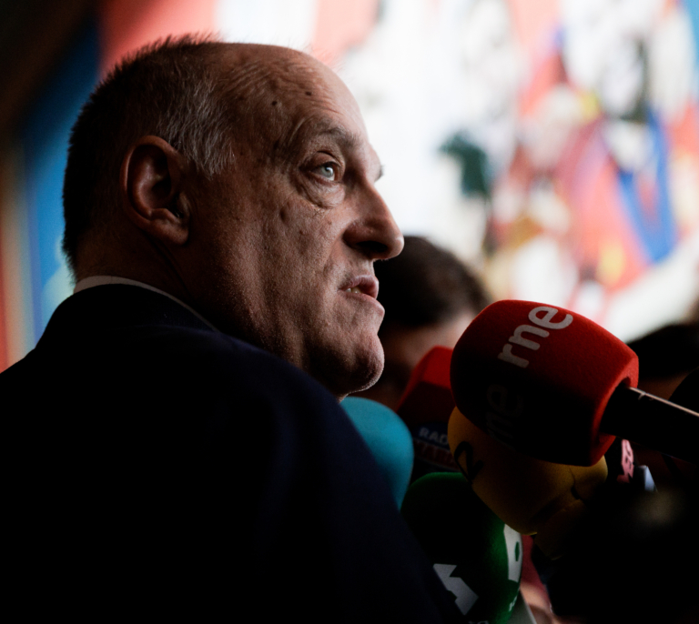 El TAD abre expediente a Javier Tebas tras una denuncia de Florentino Pérez