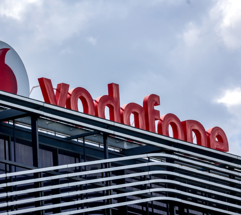 Zegona y trabajadores sellan la paz y firman el nuevo ERE en Vodafone