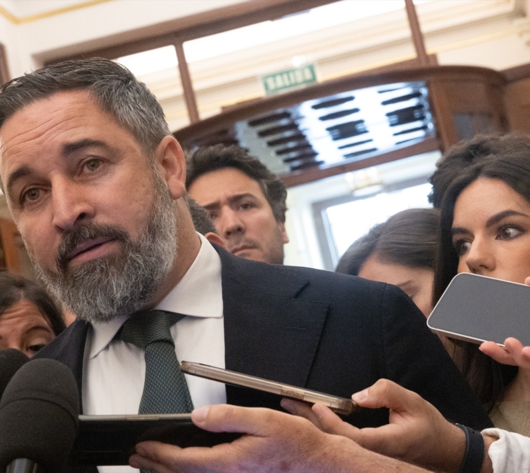 Génova acusa a Vox de romper por miedo a Alvise y Abascal culpa a Feijóo: "Lo ha hecho imposible"